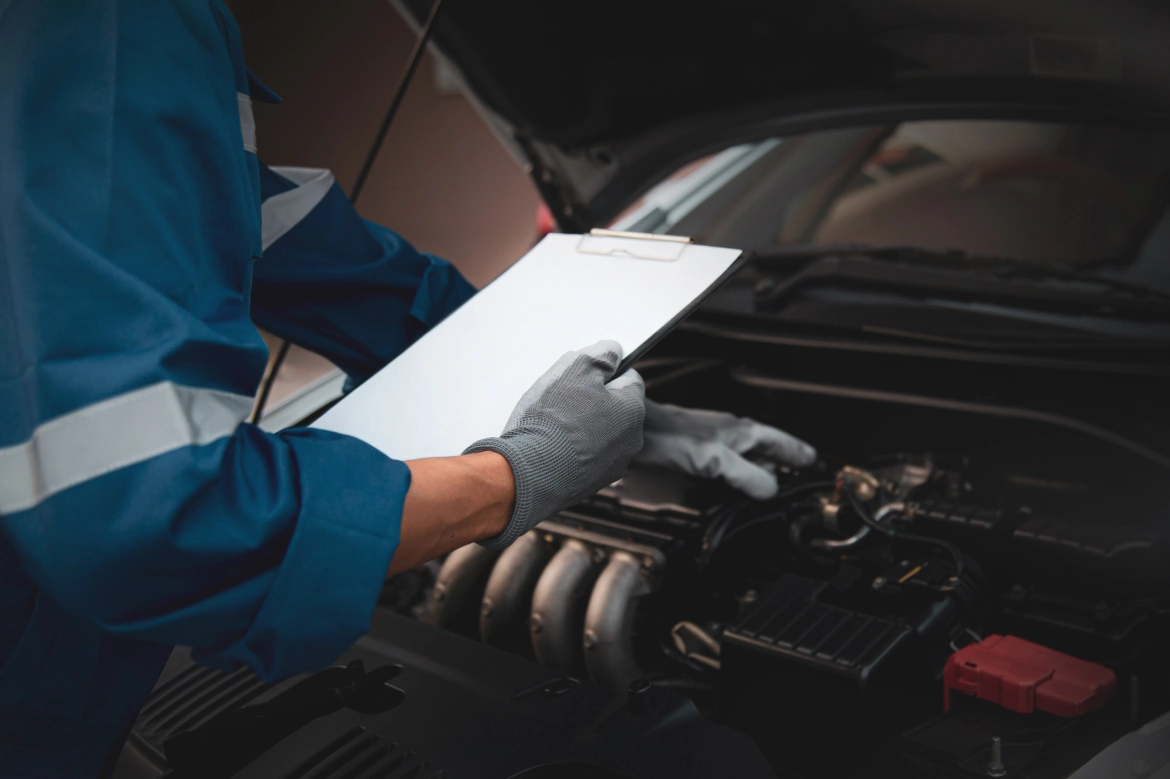Motor Yağı Neden Siyahlaşır?